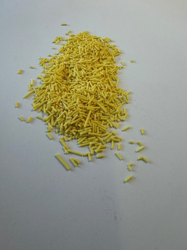 Cukriniai papuošimai - geltoni pagaliukai 30g.