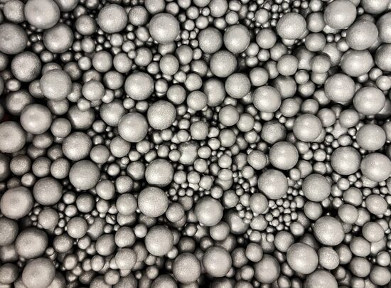 Cukriniai papuošimai matinės sidabrinės spalvos perlų mix 30g.