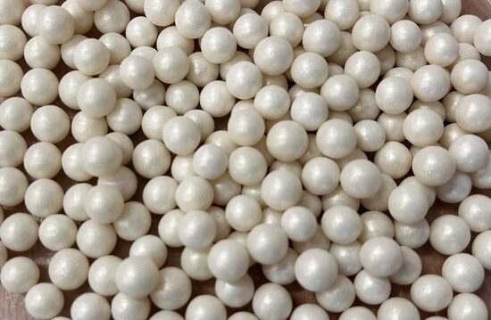Cukriniai papuošimai - White pearls  7mm,  30g.