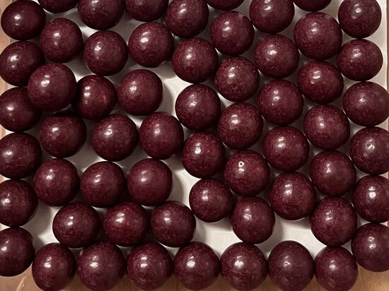 Cukriniai papuošimai - Tamsiai bordo spalvos 10mm 30g.