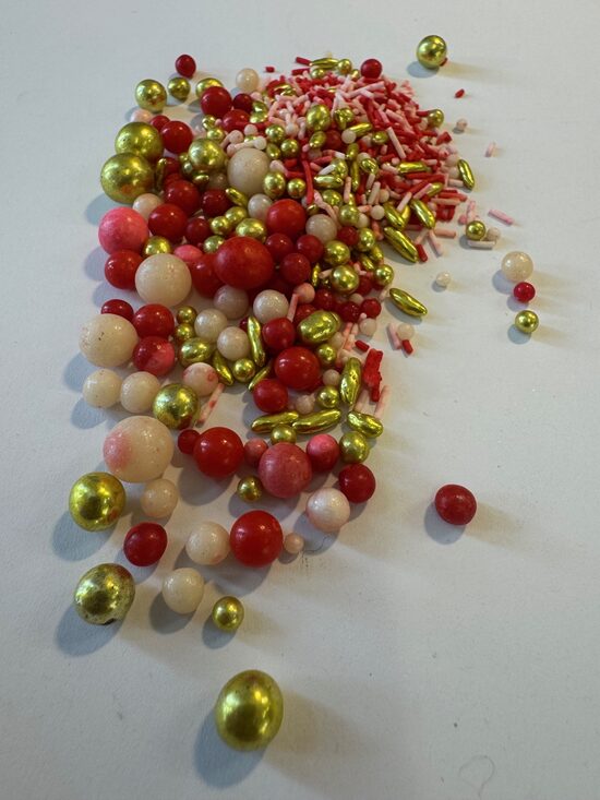 Cukriniai papuošimai - raudona/balta/auksas mix 30g.