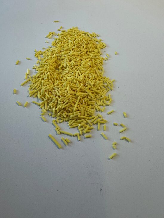 Cukriniai papuošimai - geltoni pagaliukai 30g.