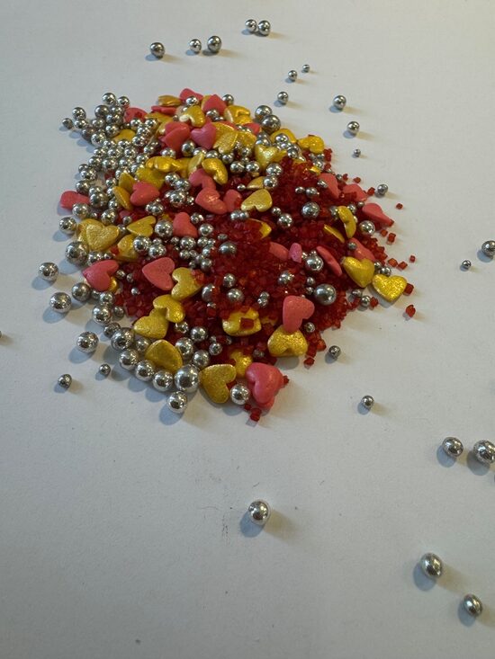 Cukriniai papuošimai -raudona širdis mix  30g